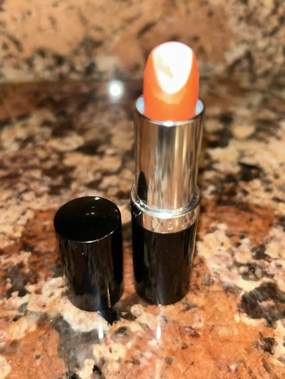 Elizabeth Arden Hop 01 Beautiful Color LIPSTICK New Without Box - Black Tube